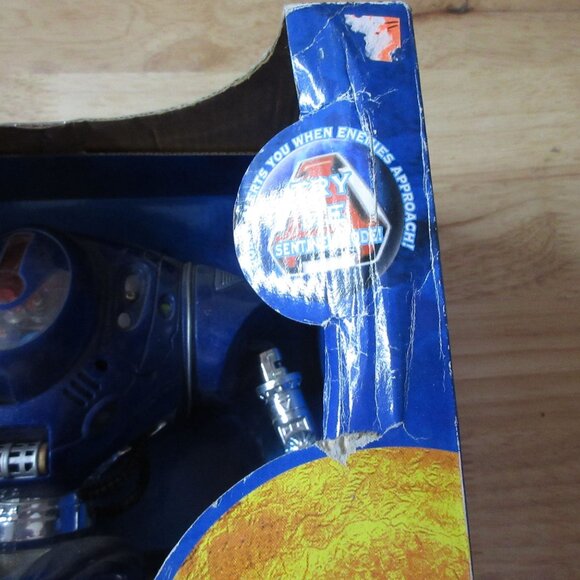 Lost in Space Robot 1997 Remote Controlled Motorized Toy Trendmasters - Picture 6 of 8